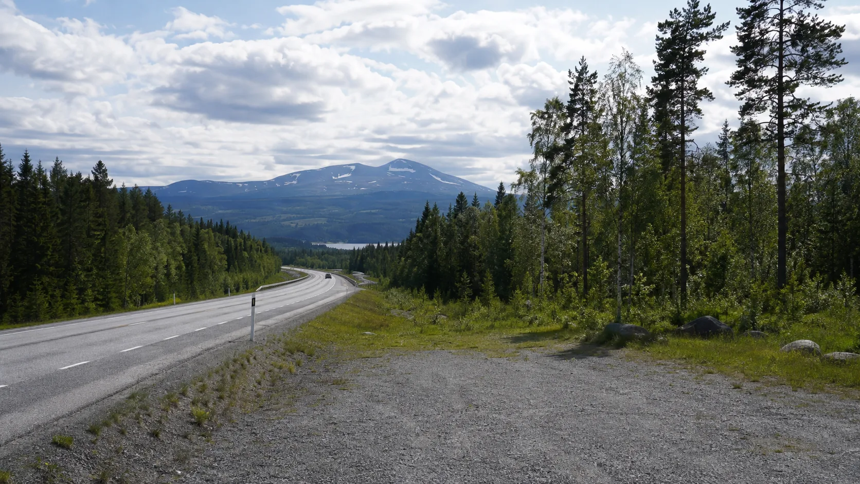 A forest road towards the mountains between Östersund and Åre