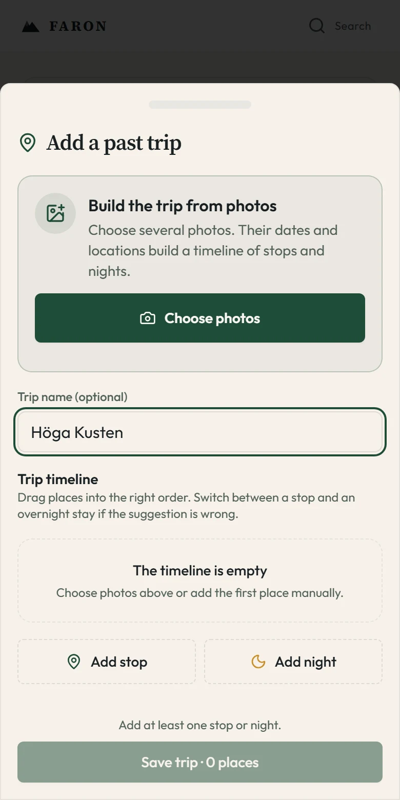 The past-trip photo assistant with its photo selection button
